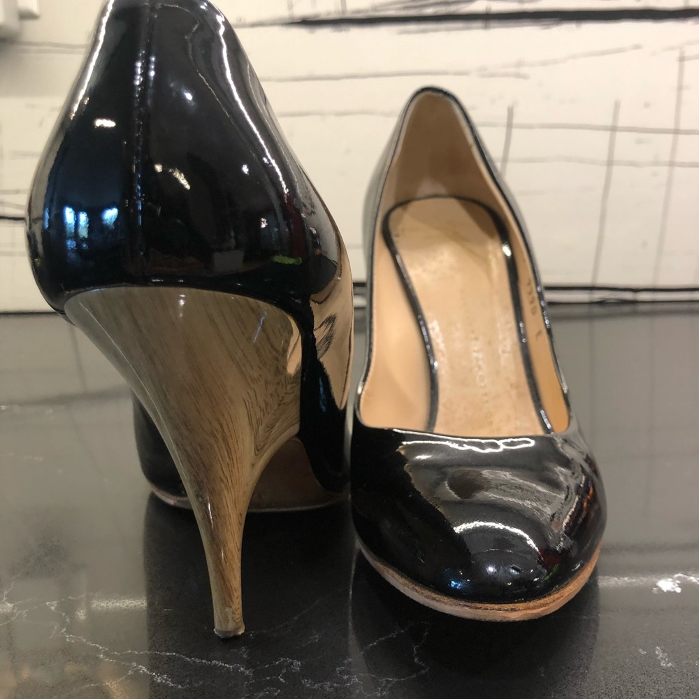 Giuseppe Design Black Patent low heeled shoes shoes made of sculptured wood